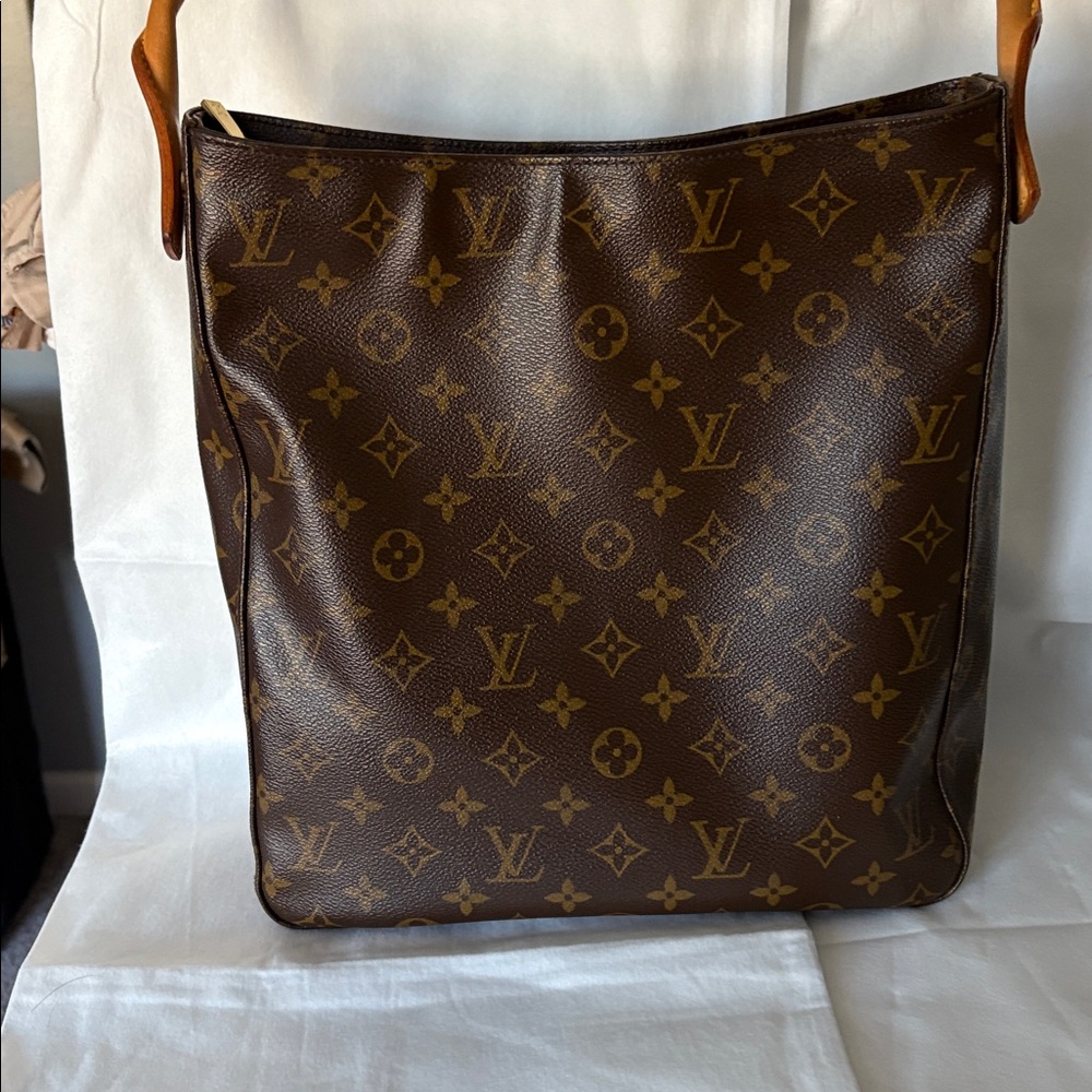 Louis Vuitton Looping GM bag. Purchased from The RR. Closet kept.  Gently used.